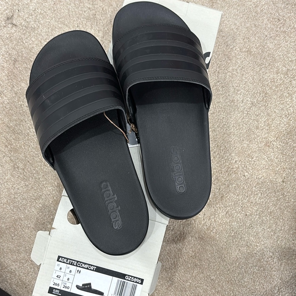 Adidas Adilette comfort slides
